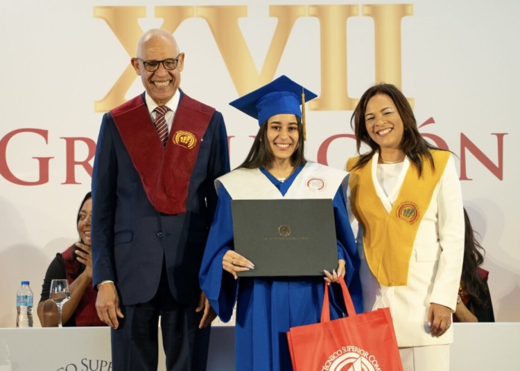 Graduación del ITSC con 337 nuevos técnicos, superando los 7,000 egresados