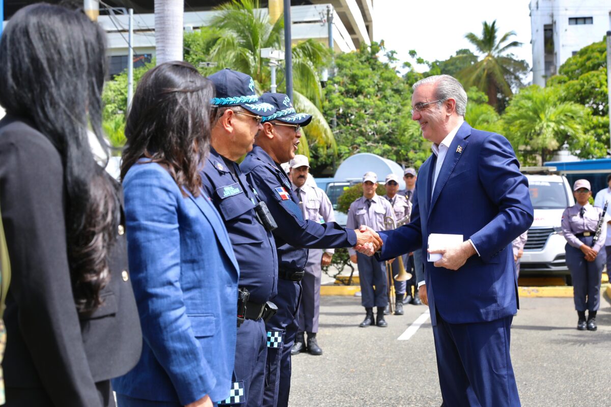 Gobierno dominicano lanza nuevo modelo de patrullaje policial en el Gran Santo Domingo 1 Presidente Luis Abinader encabezando el lanzamiento del Nuevo Modelo de Patrullaje Policial en el Gran Santo Domingo.