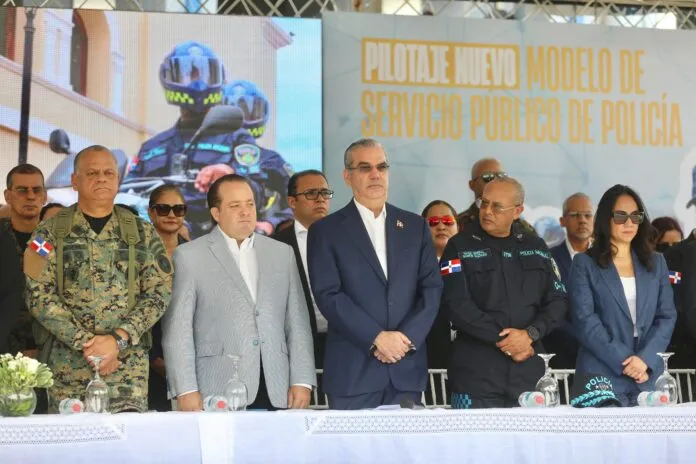 Presidente Luis Abinader encabezando el lanzamiento del Nuevo Modelo de Patrullaje Policial en el Gran Santo Domingo.