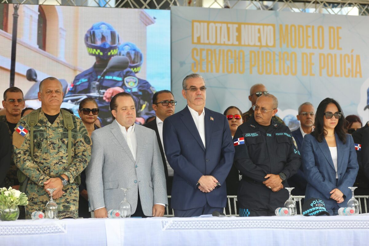 Presidente Luis Abinader encabezando el lanzamiento del Nuevo Modelo de Patrullaje Policial en el Gran Santo Domingo.
