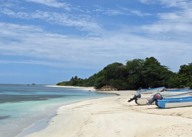 Inversión privada impulsa punta rucia como destino turístico; empresarios piden más apoyo gubernamental