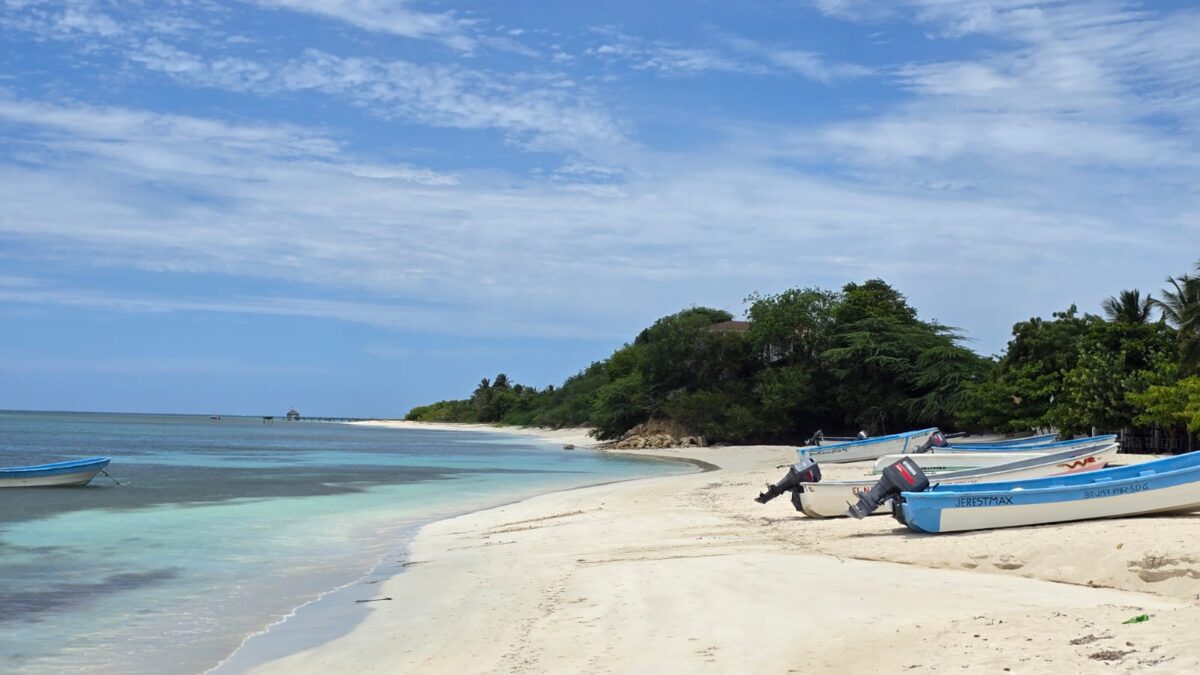 Inversión privada impulsa punta rucia como destino turístico; empresarios piden más apoyo gubernamental