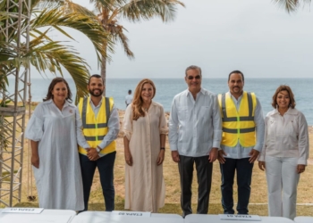 Presidente abinader y carolina mejía inician construcción del gran malecón deportivo de santo domingo