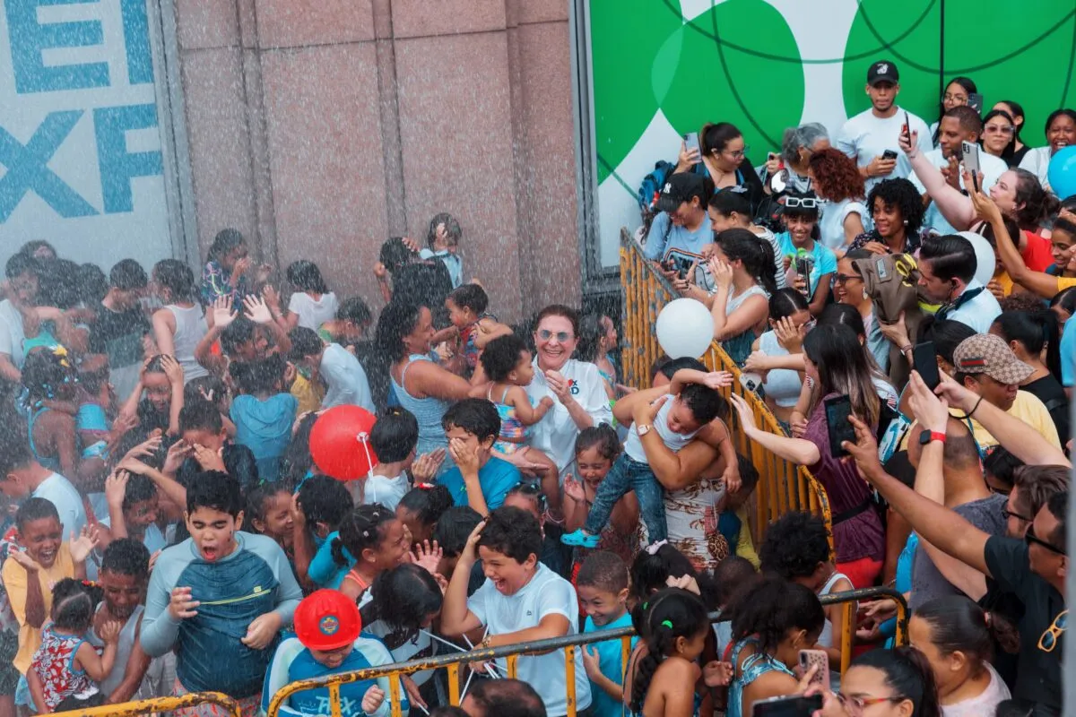 ¡Verano en grande! Bomberos del DN listos para el tradicional manguerazo en Acrópolis 1