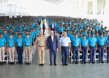 Presidente abinader encabeza graduación histórica de más de 5,500 jóvenes del servicio militar voluntario