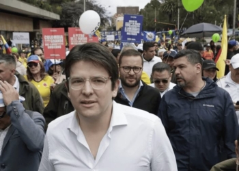 Senador colombiano Miguel Uribe Turbay, víctima de atentado en Bogotá.