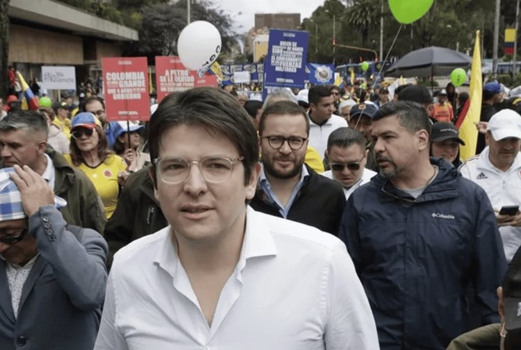 Senador colombiano Miguel Uribe Turbay, víctima de atentado en Bogotá.