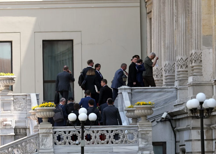 Conversaciones de paz entre rusia y ucrania se reanudan en estambul en medio de escalada de ataques