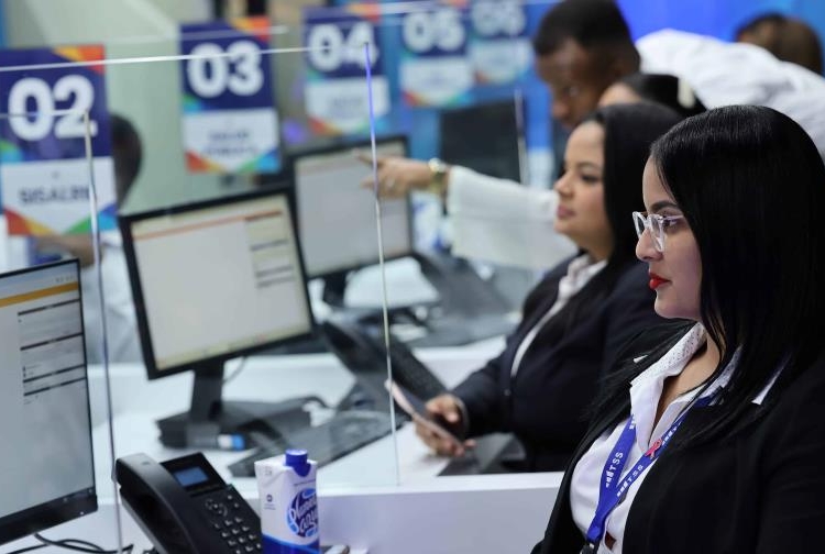 Gobierno anuncia modificará horario de instituciones públicas para descongestionar el tránsito