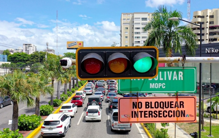 Estado se querella en caso de fraude en contrato de semáforos