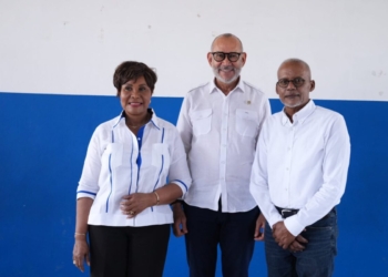 Inabie impacta boca chica con kits escolares y salud