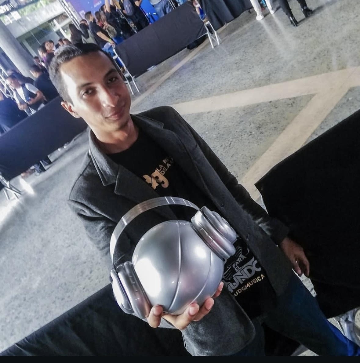 ELIUD FERRER PREMIADO EN LOS PEPSI MUSIC 2019 COMO MEJOR DIRECTOR DE VIDEO EN GÉNERO GAITA