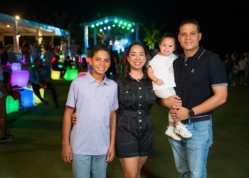 Denis Lee Martínez, Yissel Martínez, Daniela Lee Martínez y Denis Lee