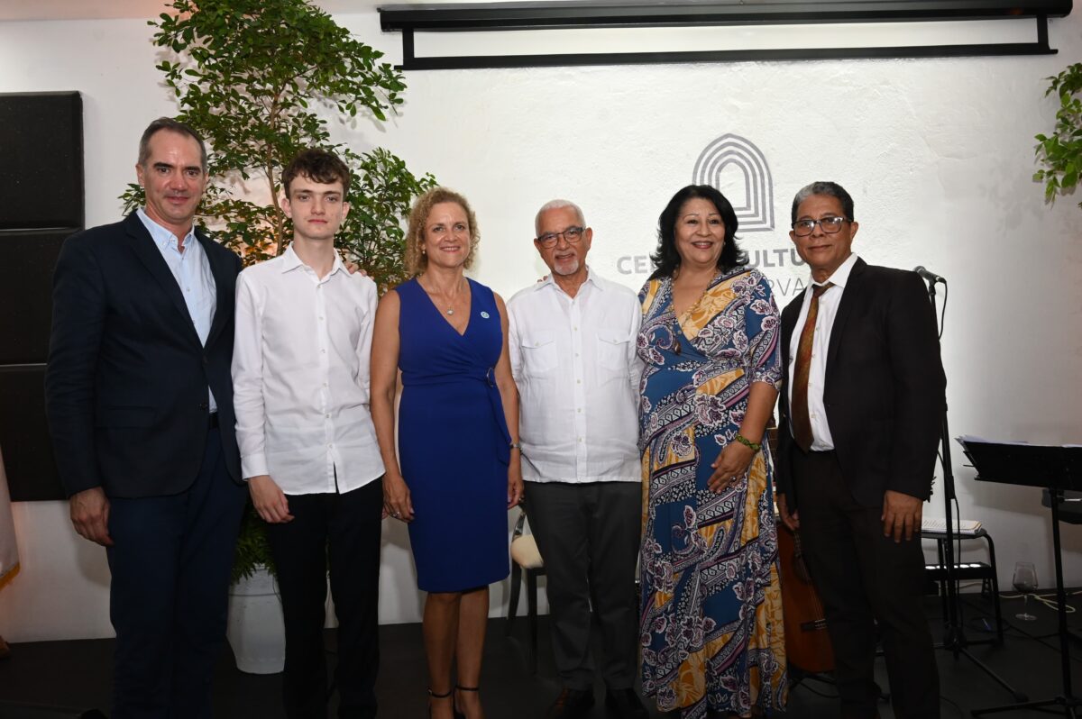 Ezequiel Bergalio, Sebastian Bergalio, Sandra Winkler, Wilson Rodríguez, Manuela Rodríguez y Rafael Peña