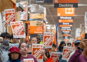 Por miedo a las redadas, se vacían los lugares de cita de jornaleros latinos en eeuu