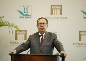 Bcrd concluye xi diplomado de economía y finanzas con 105 participantes
