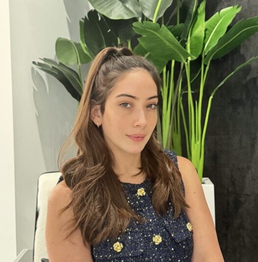 Maria Andreina Oliveros Gil Una Experta en Diseño Gráfico con Visión Estratégica