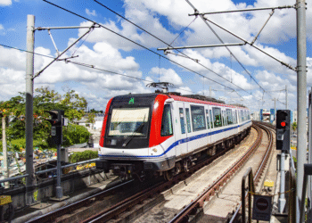"ahí va, míralo ahí... ": la emoción de un ciudadano al captar prueba del metro de los alcarrizos