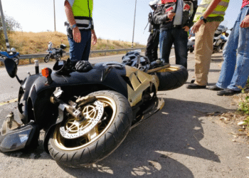 Tres muertos y varios heridos en accidente tras colisionar motocicletas en santiago