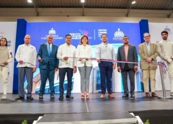 Vicepresidenta peña y ministro bonilla entregan remozado pabellón de esgrima en centro olímpico