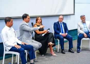 Uasd y acip-rd analizan las tensiones geopolíticas globales en 2025