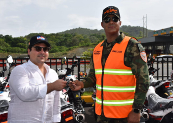 Comipol recibe 15 motocicletas de rdvial para fortalecer asistencia vial y seguridad
