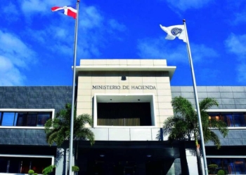 Presidente abinader promulga ley de fusión del ministerio de hacienda y el mepyd