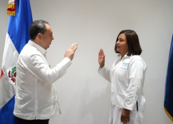 Juramentan a la doctora bianny rodríguez valdez como nueva directora del incart