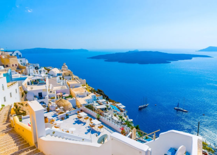 Grecia comienza a cobrar una tasa a los pasajeros de cruceros en santorini y mykonos