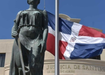 Mujer coordinó robo que terminó en la muerte de su pareja estadounidense en santiago, según mp