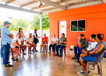 Paliza visita a ciudad juan bosch tras reclamos de comunitarios