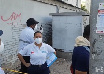 Fallece hombre electrocutado tras orinar próximo a caja eléctrica en santiago