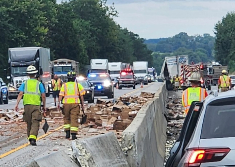 Un derrame de hot dog cierra una autopista y crea caos en pensilvania