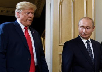 Trump y putin comienzan su reunión acompañados de sus delegaciones a puerta cerrada
