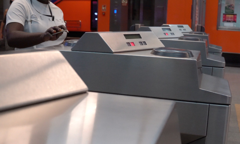 El Metro de Santo Domingo traslada alrededor de 14,000 usuarios por hora.