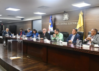 Jce abre propuesta económica de consorcio que suplirá nueva cédula