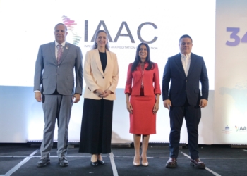 Angel david taveras difo, director ejecutivo del odac, andrea melo, presidenta de iaac, gianna franjul, viceministro de desarrollo industrial del micm y nestor matos, director ejecutivo de iaac.