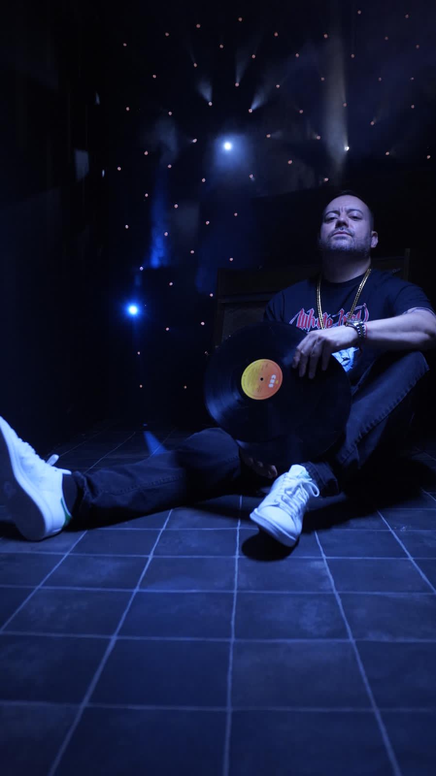 Blahbotski regresa con Rebota un reggaetón explosivo que enciende la discoteca Blahbotski