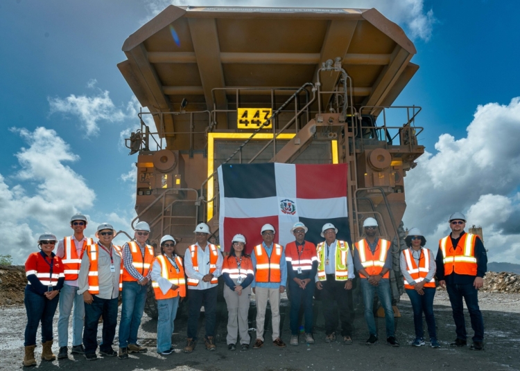 Ministro joel santos visita operaciones de pueblo viejo y reafirma compromiso con la minería responsable