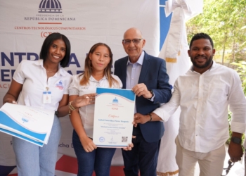 Centros tecnológicos comunitarios impulsan transformación digital en duvergé