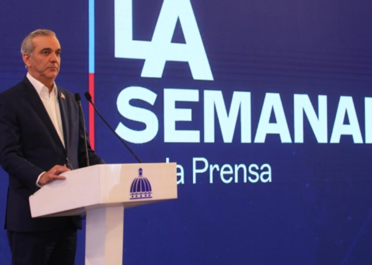 Abinader presenta avances en salud: baja el embarazo adolescente y la mortalidad neonatal