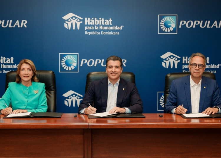 De izquierda a derecha, los señores Cesarina Fabián, Christopher Paniagua y José Mármol.Christopher Paniagua, José Mármol, Yaritza Beltré, Mariel Bera y Francis Medina.