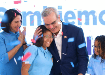 Gobierno promete entrega del kit escolar al 100% de estudiantes
