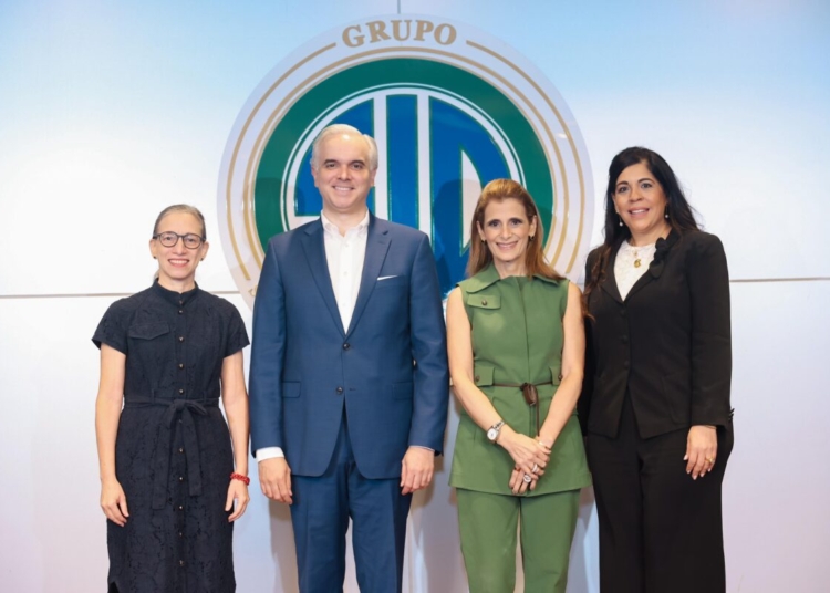 Ancell Scheker, Luis Miguel de Camps y Nieves Ramos.