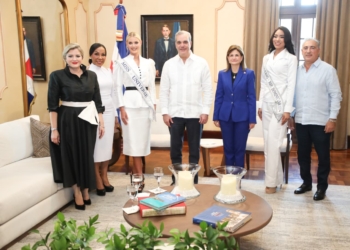 Abinader recibe a miss universo 2024 y miss rd en el palacio nacional
