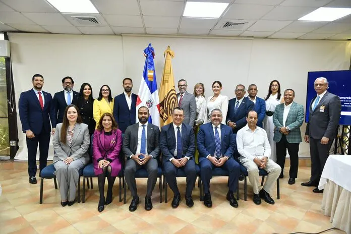 Jce presenta proyecto de nueva cédula a participación ciudadana y codessd