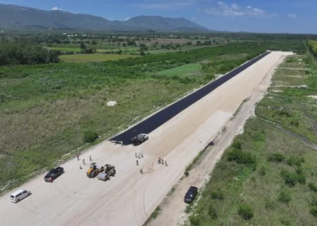 Nuevo aeropuerto doméstico de san juan se encuentra en fase de asfaltado de su pista