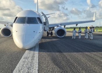 Aeronave de sky high realiza aterrizaje de emergencia exitoso en el aila