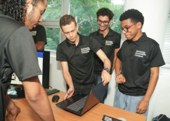 Más de 400 jóvenes de latinoamérica recibirán certificación en python e ia de samsung innovation campus