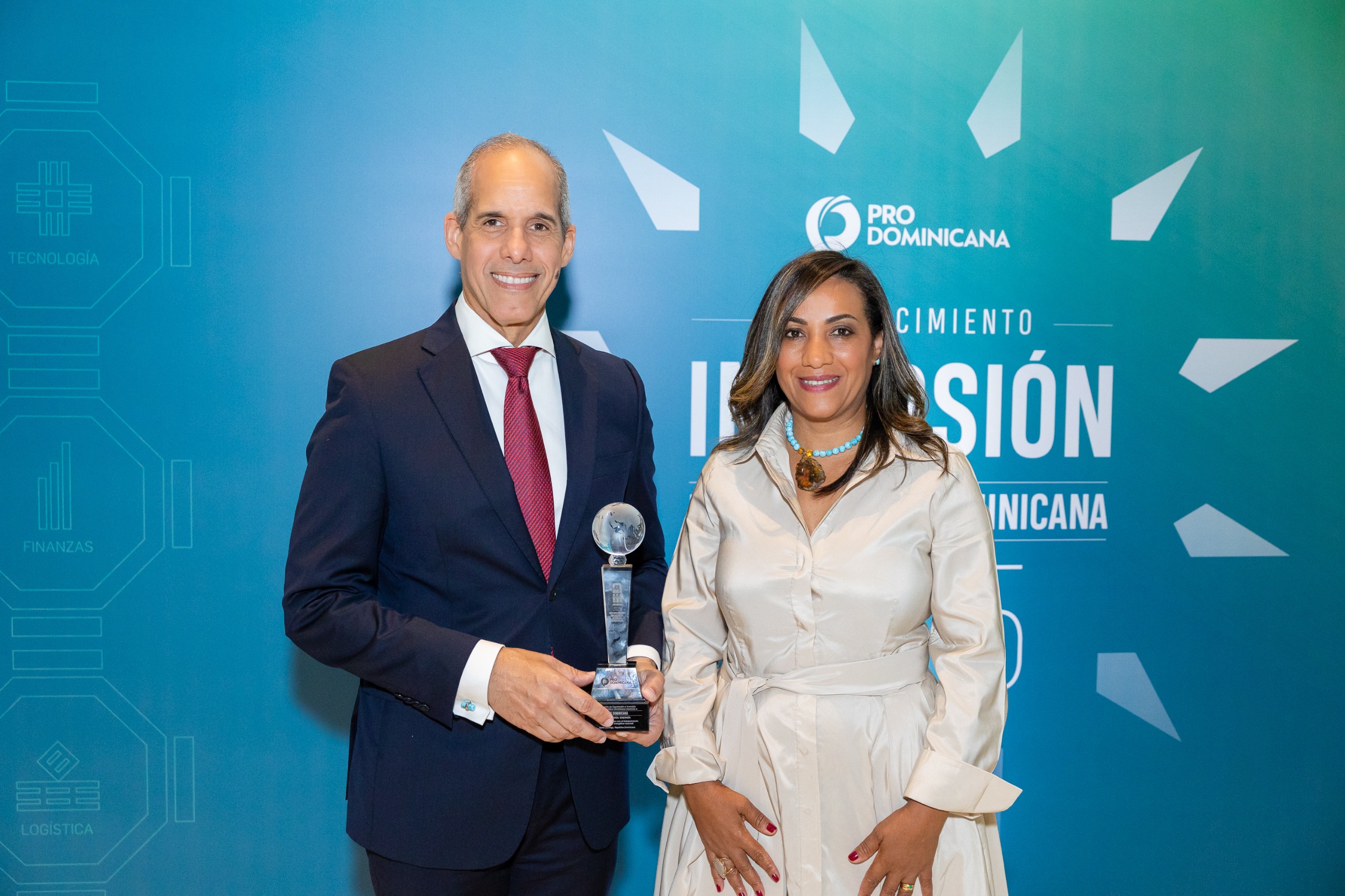 Edwin de los Santos y Bredyg Disla